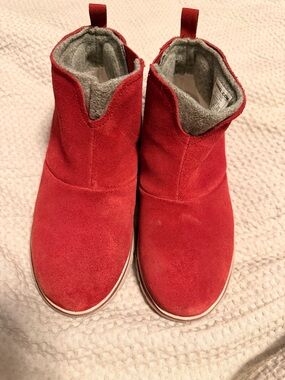 Sorel Burgundy Leather Pull On Ankle Booties